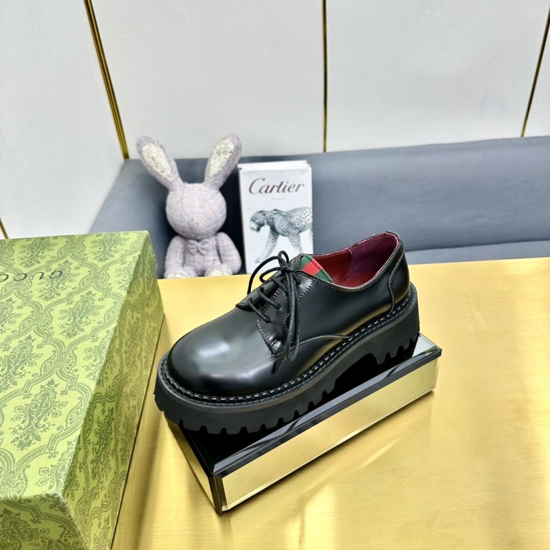 G*u*i leather shoes